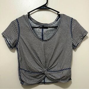 Women's - A&F Blue/Cream Striped Cropped Short Sleeve Tee - XS